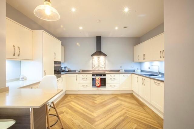 Stylish 2 Bedroom Apartment In Park Circus, West End Γλασκώβη Εξωτερικό φωτογραφία